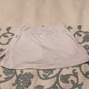 White nike tennis skirt || NIKE